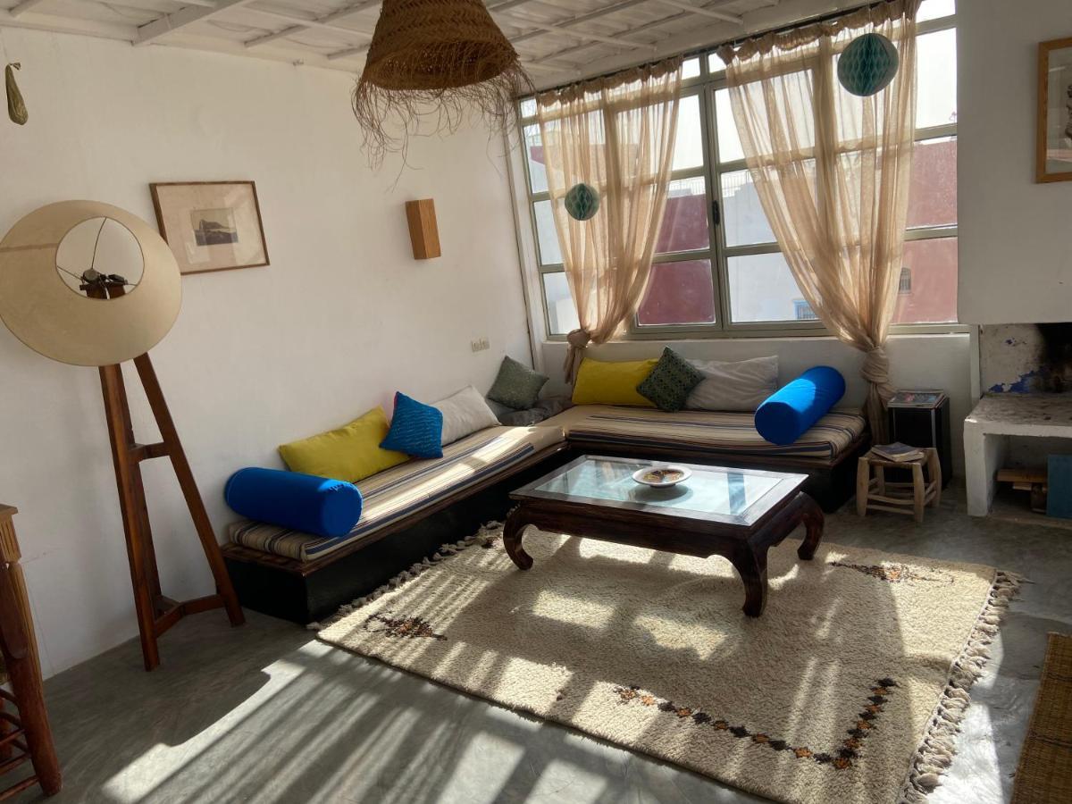 Anir Of Sea Tamraght Hostel Exterior photo